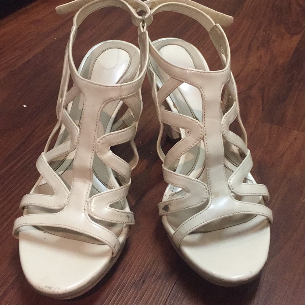 Off white naturalizer heels